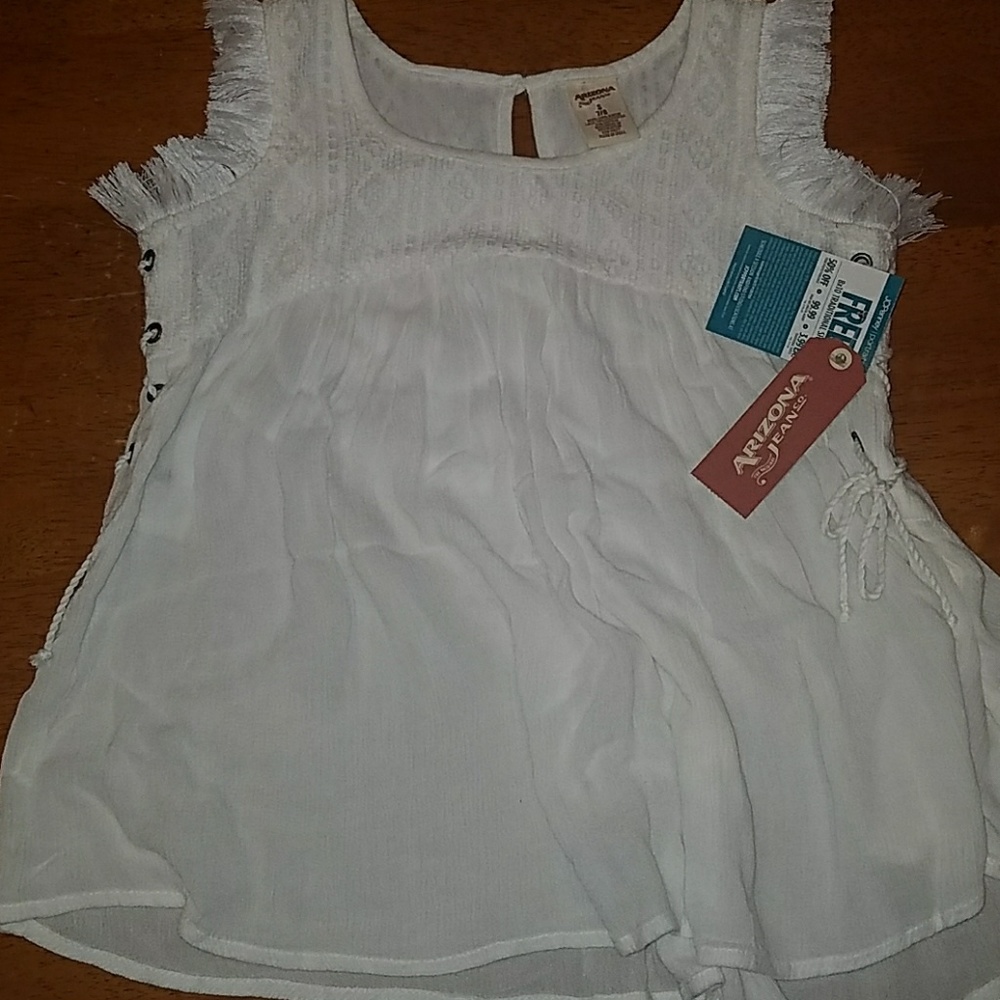 🌺Little girls white shirt🌺 5 for $20
